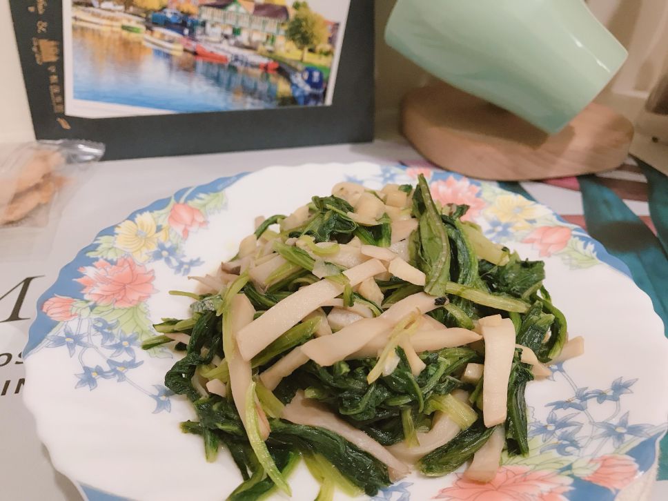 蒜炒A菜杏鲍菇的加工步骤