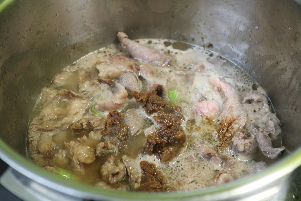 好下饭!味噌萝卜炖牛肉的加工步骤