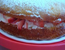 strawberry and cream victoria sandwich草莓奶油维多利亚三明治