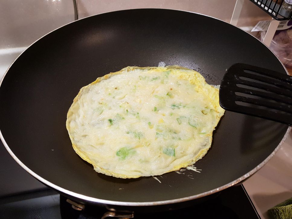 【中式早餐】自製面糊火腿蛋饼的加工步骤