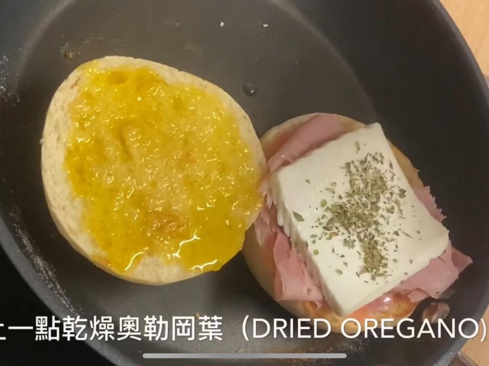 西班牙式早餐 Bocata 三明治的加工步骤