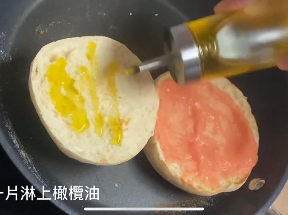 西班牙式早餐 Bocata 三明治的加工步骤