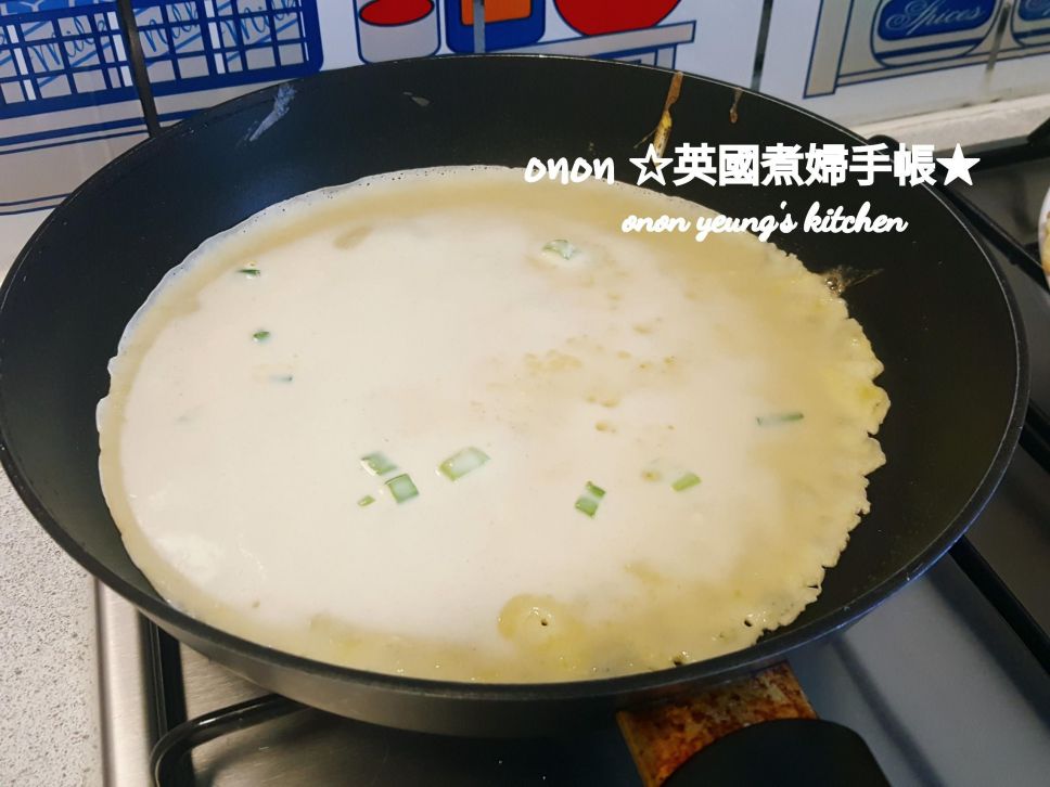 台式香葱Q软蛋饼
简易轻鬆。家常早餐的加工步骤