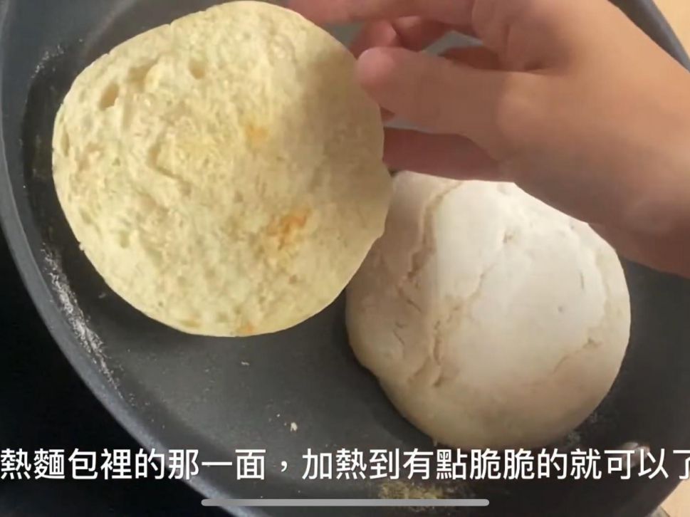 西班牙式早餐 Bocata 三明治的加工步骤