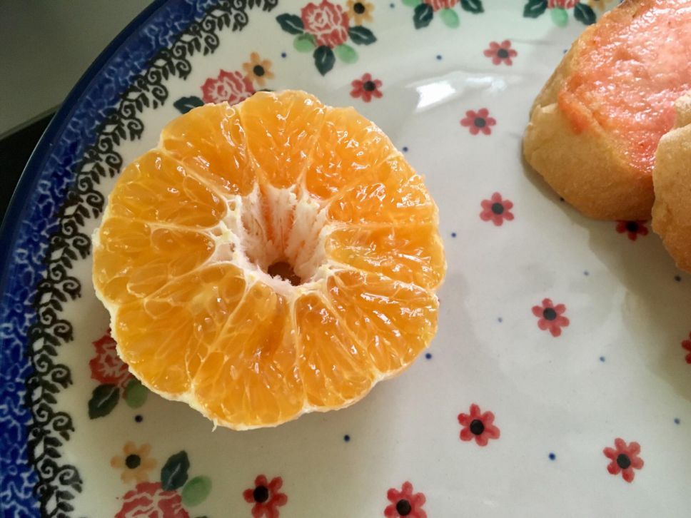 酥烤明太子马铃薯蔬果蛋沙拉🍊🥝🍅的加工步骤