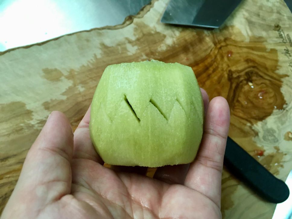 酥烤明太子马铃薯蔬果蛋沙拉🍊🥝🍅的加工步骤