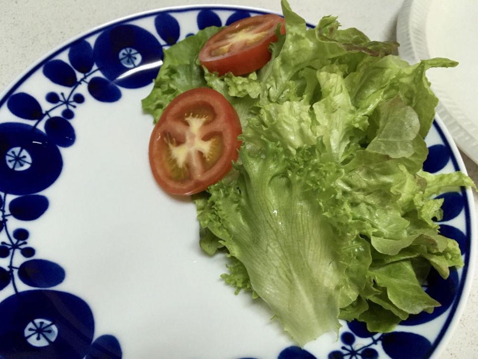 蕃茄起司乳酪贝果🥯雕花香肠🥗🍅🥚的加工步骤