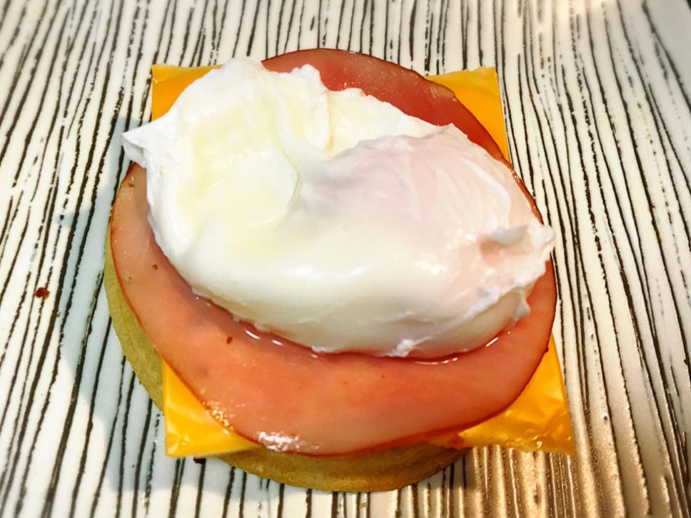 班尼迪克蛋 Egg Benedict的加工步骤