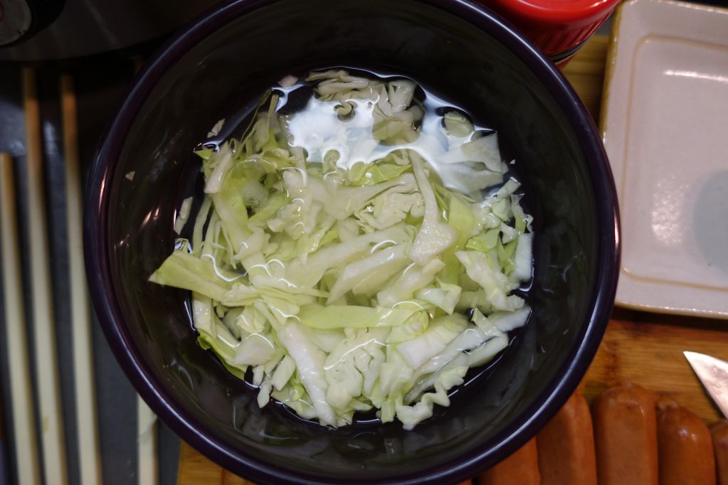 [深夜食堂]  八爪鱼肠 ＋玉子烧 食谱的加工步骤