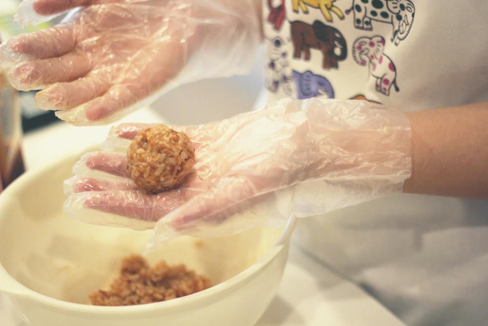 三色饭团｜野餐亲子料理的加工步骤