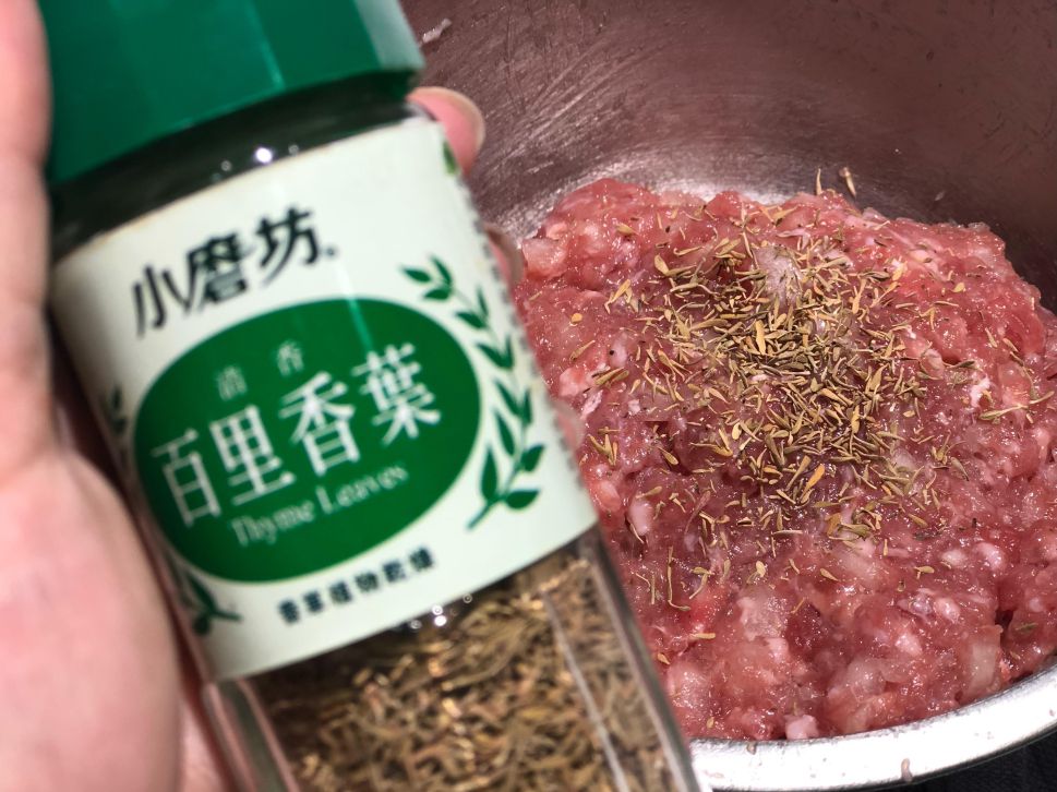 起司汉堡排佐烫花椰菜的加工步骤