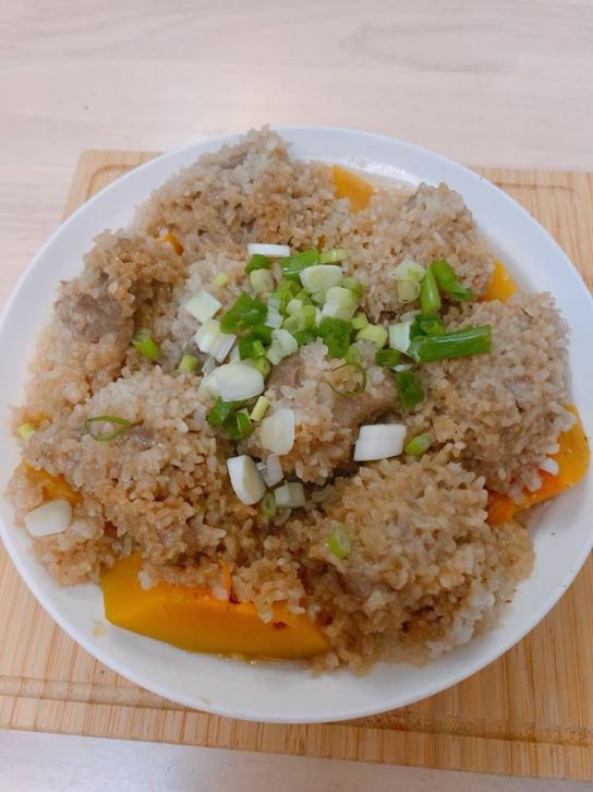 电锅料理｜当男人恋爱时粉蒸肉的加工步骤