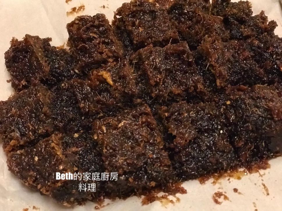 黑糖桂圆姜母茶砖的加工步骤