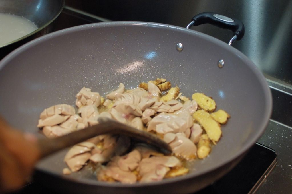 [采懋家传食谱]-麻油腰子的加工步骤