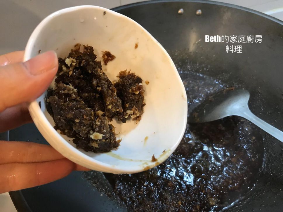 黑糖桂圆姜母茶砖的加工步骤