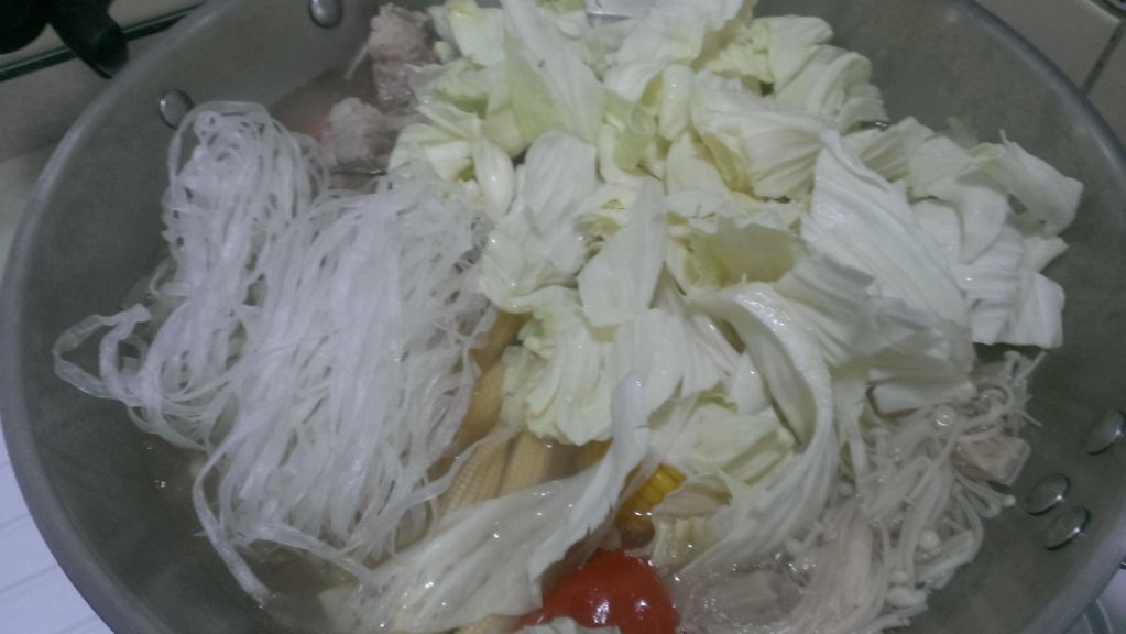 鲜甜什锦蔬菜汤冬粉 (瘦身无油料理)的加工步骤