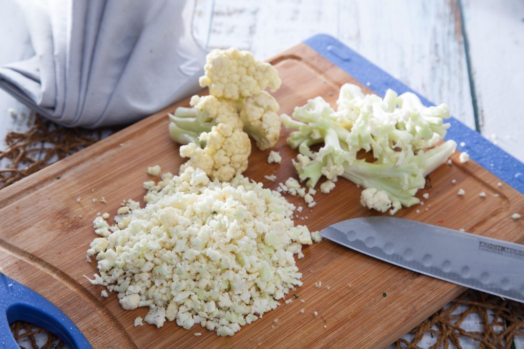 低醣料理  柠檬蒜香花椰饭的加工步骤