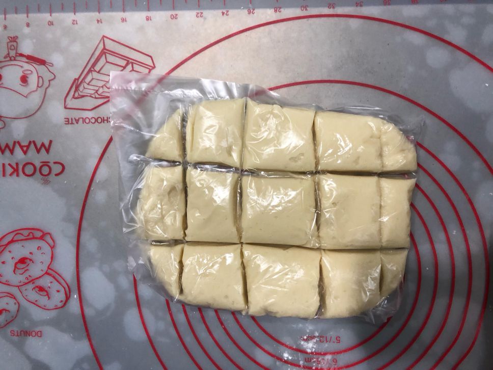 蛋黄酥🥮的加工步骤