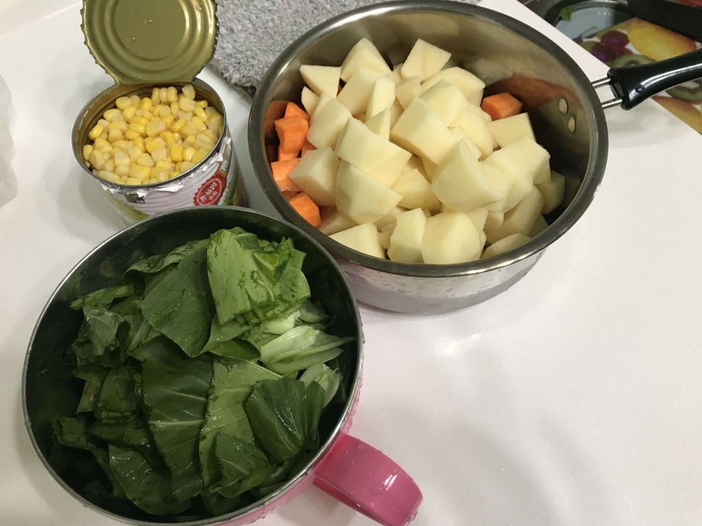 鲜蔬白酱焗烤饭（奶素）的加工步骤