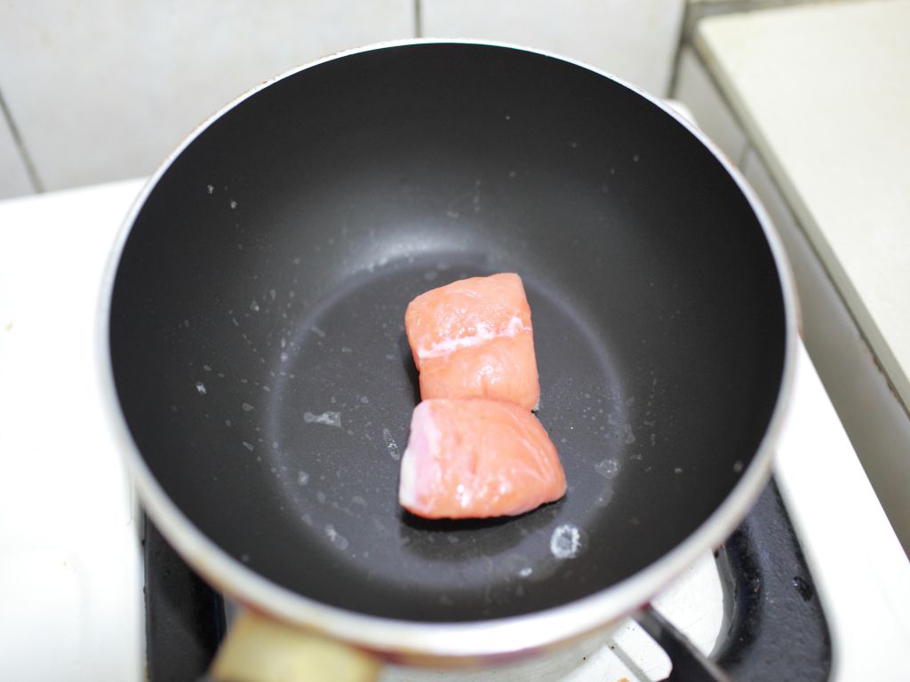 宝宝食谱【焗烤鲜蔬鲑鱼饭】的加工步骤