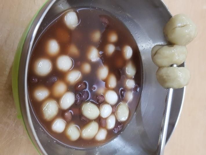 亲子手作：抹茶红豆汤圆的加工步骤