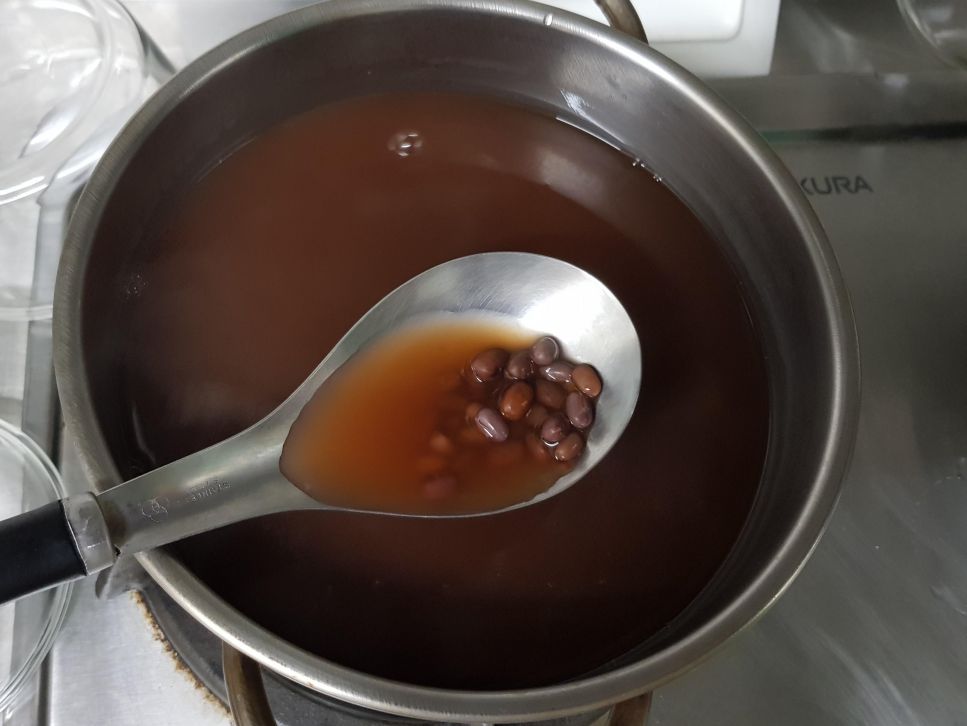 亲子手作：抹茶红豆汤圆的加工步骤