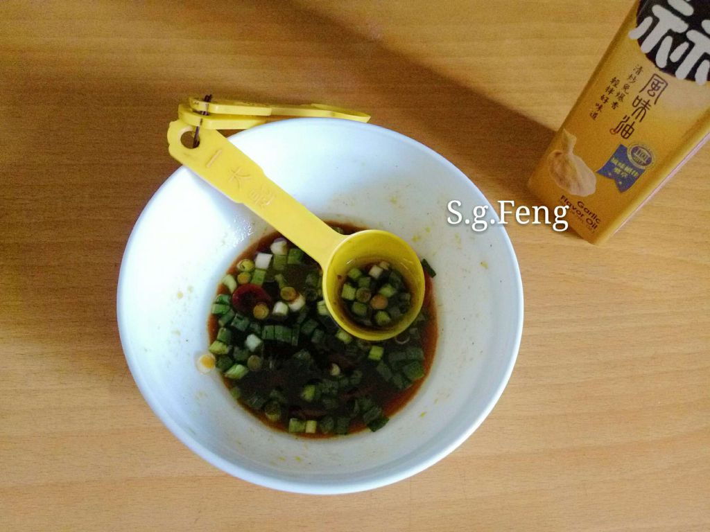 凉拌菇菇豆腐的加工步骤