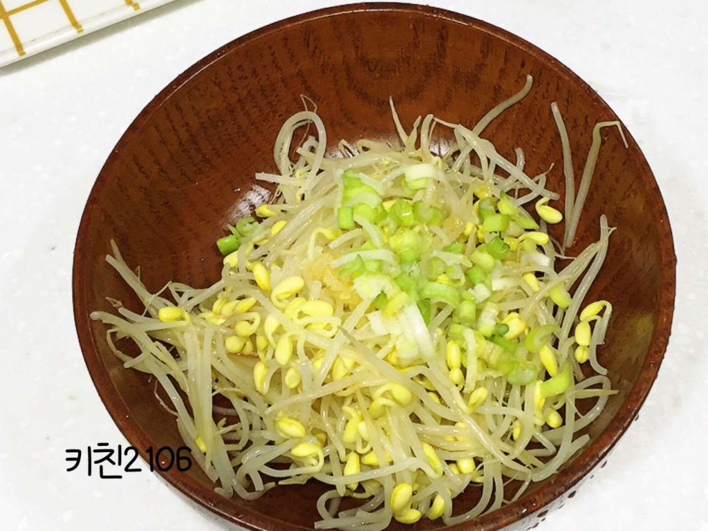 韩式凉拌黄豆芽—콩나물무침的加工步骤