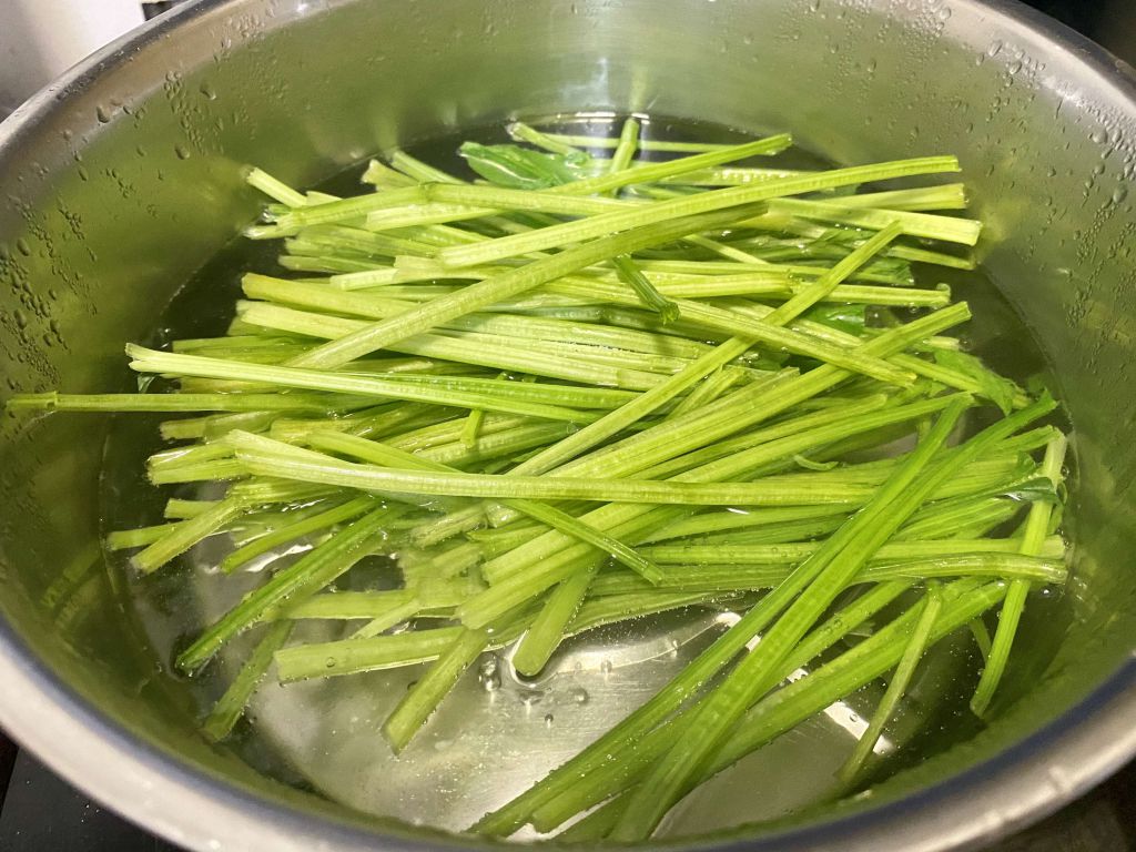 韩式凉拌菠菜 (简单)的加工步骤