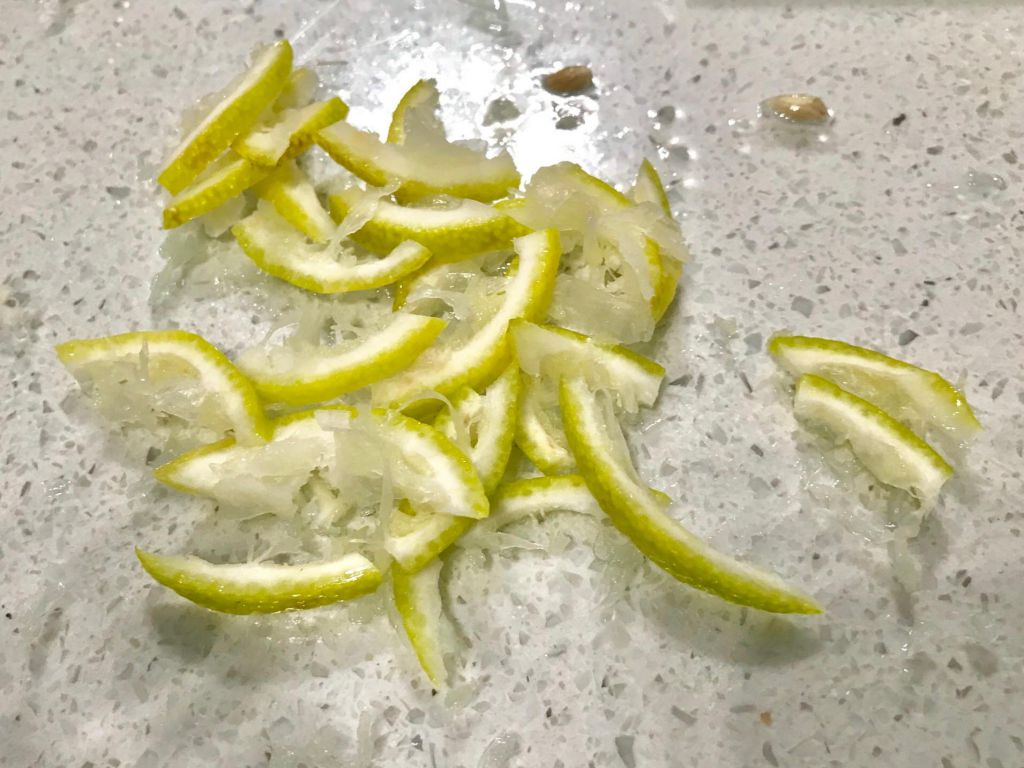 夏日清爽～柠檬梅子鸡🍋的加工步骤