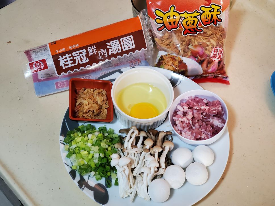 简易版～肉味满满咸汤圆汤的加工步骤