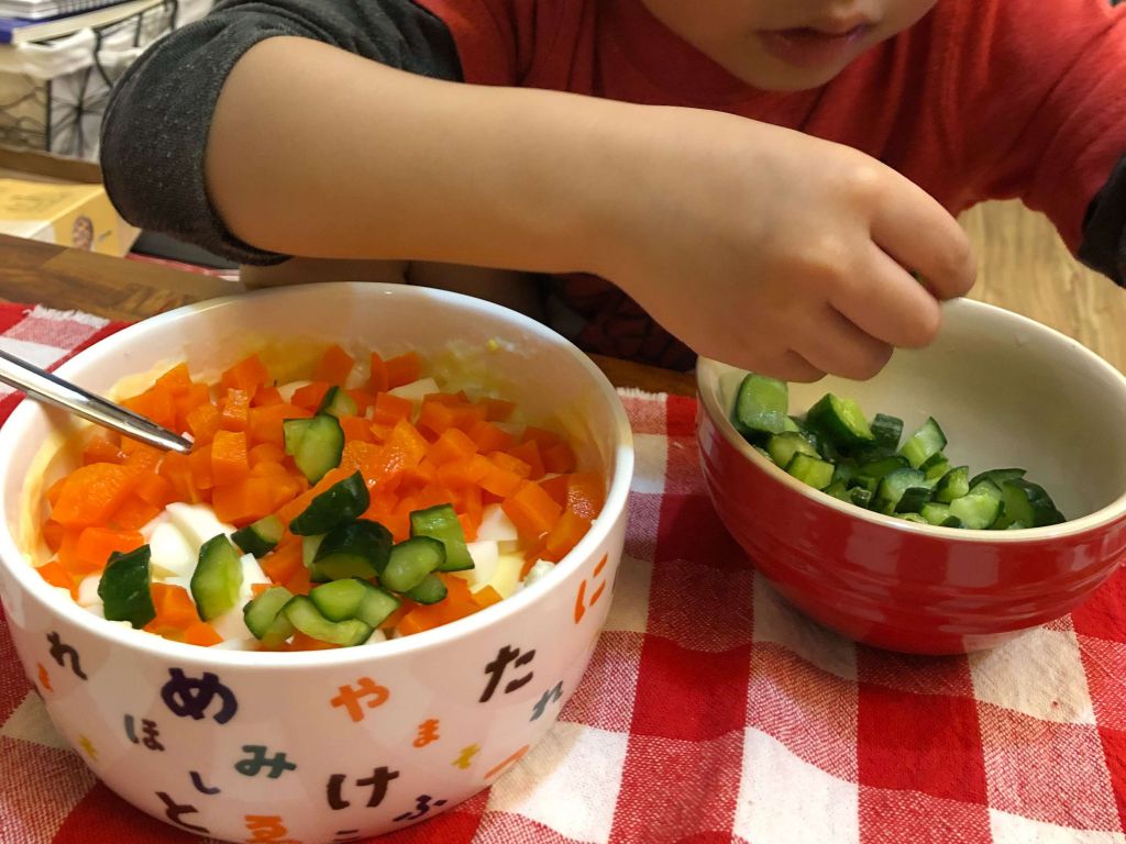 清爽版薯泥蛋沙拉🥕🥒🥚🥔的加工步骤