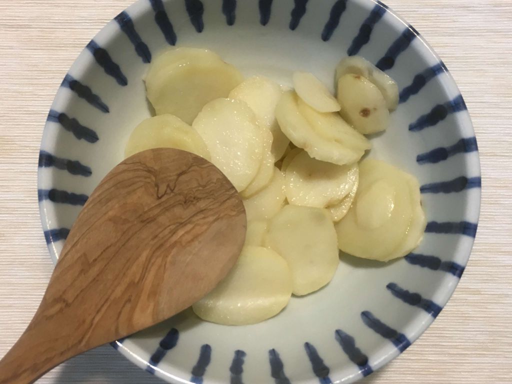 清爽马铃薯苹果蛋沙拉🥔🥚🥗🍎🍋的加工步骤