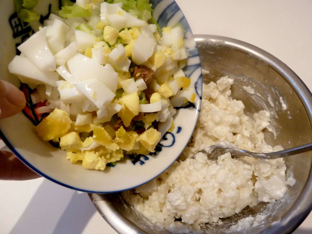 《野餐料理》马铃薯咸沙拉~大量蔬菜的加工步骤