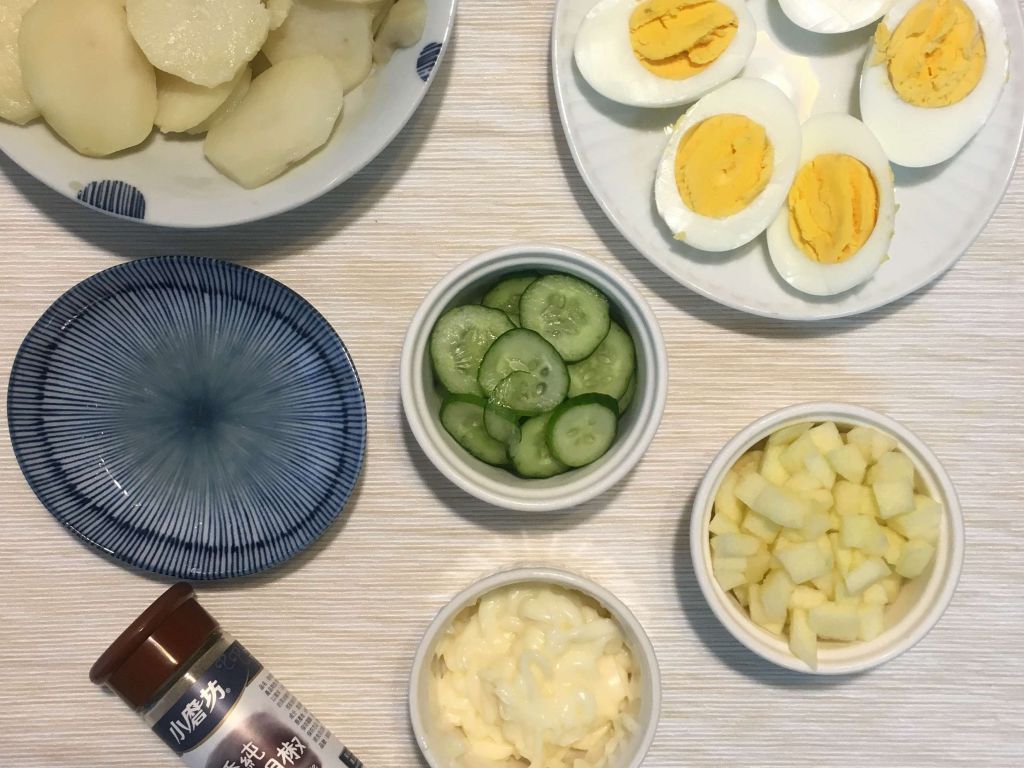 清爽马铃薯苹果蛋沙拉🥔🥚🥗🍎🍋的加工步骤