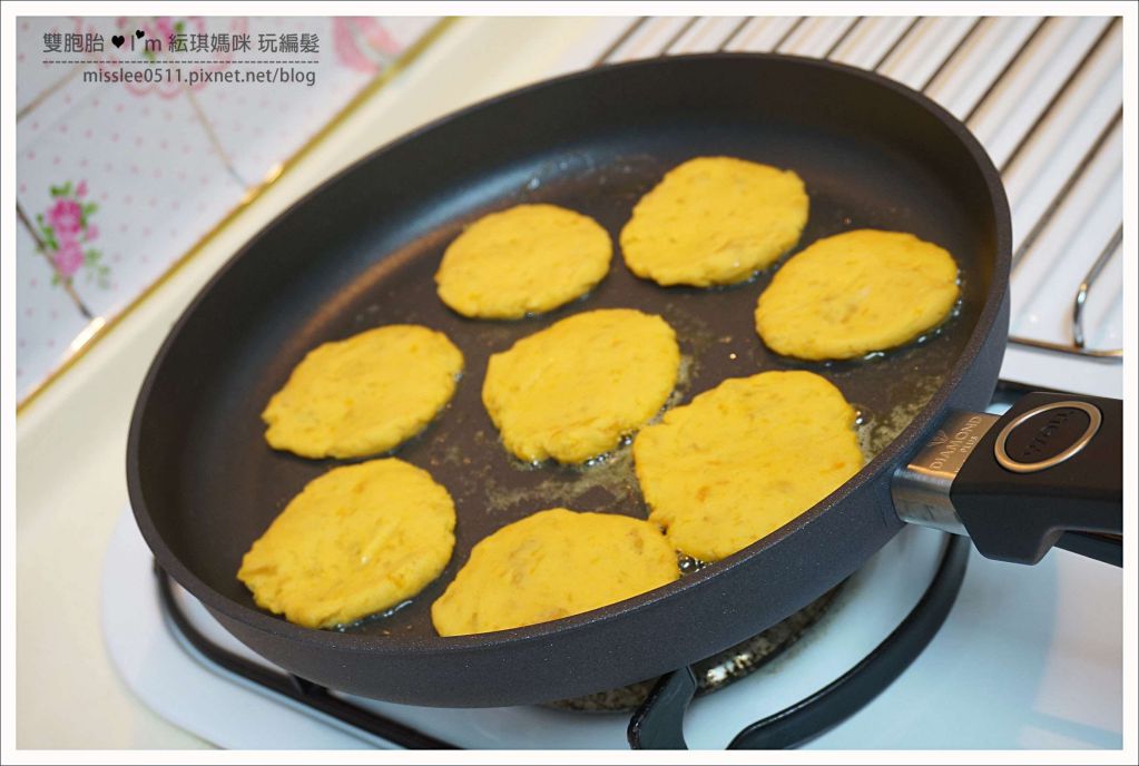 三种食材→煎出Q弹好吃的【地瓜饼】的加工步骤