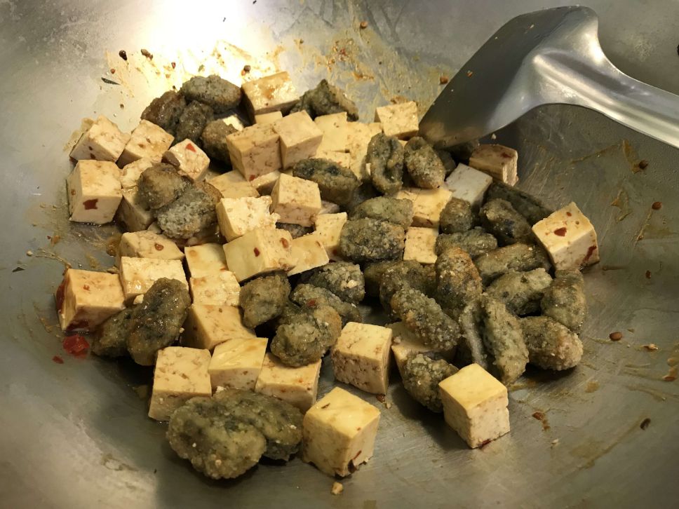 蚵酥烩豆腐（纯素）的加工步骤