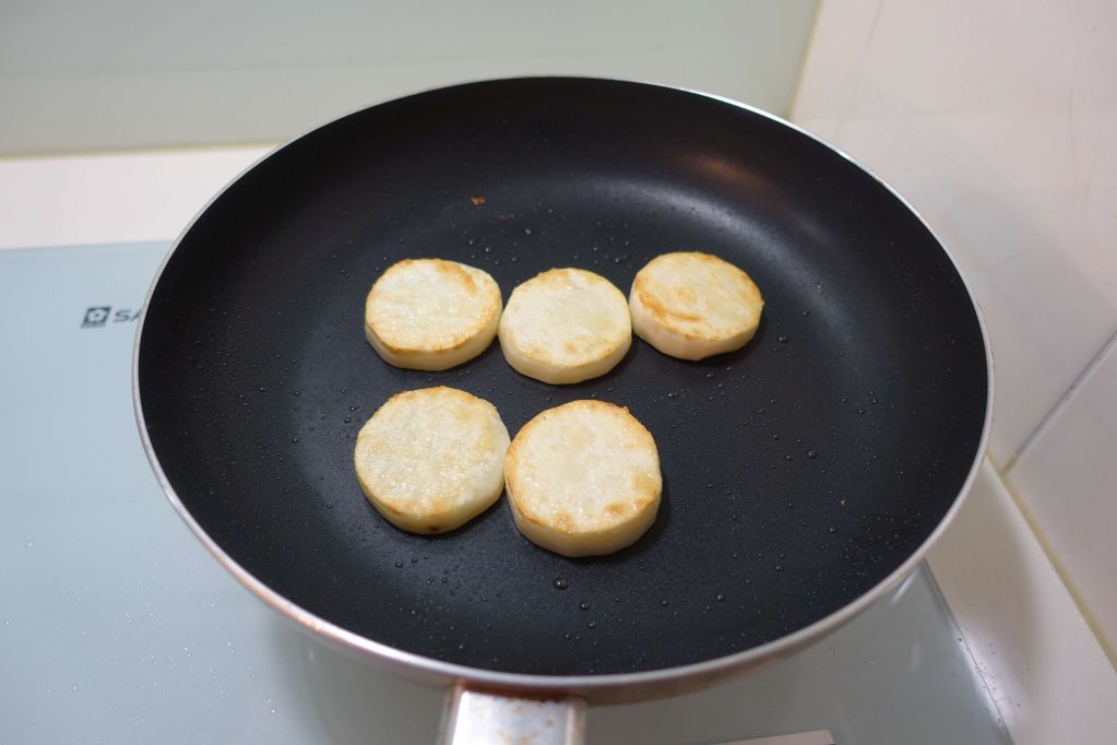 煎山药(长芋のソテー)的加工步骤