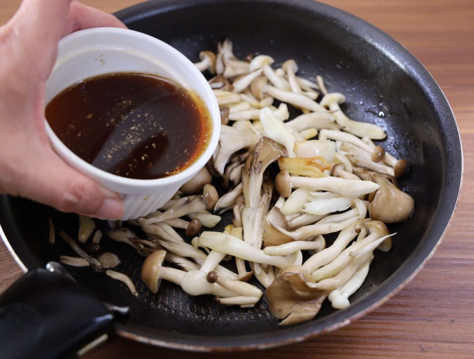 菇菇海苔豆腐烧(素食)的加工步骤