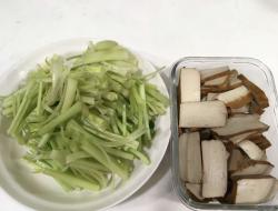 (全素蔬食)椒盐豆干炒芹菜