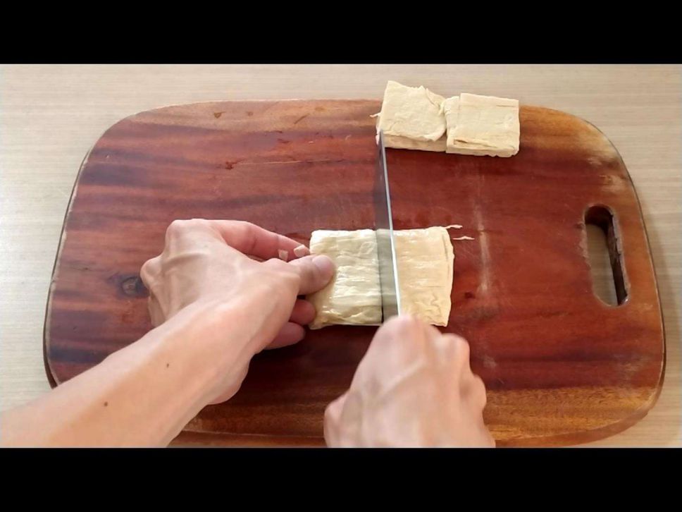 【蔬食家常料理】简单做出春水堂金菇豆皮的加工步骤