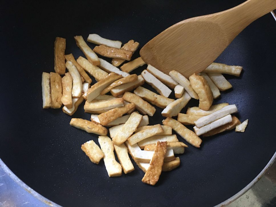 酱烧箭笋豆干（全素）的加工步骤