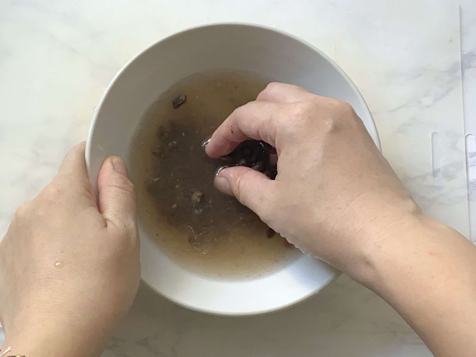 豆豉香炒茄子油豆腐（蔬食）的加工步骤