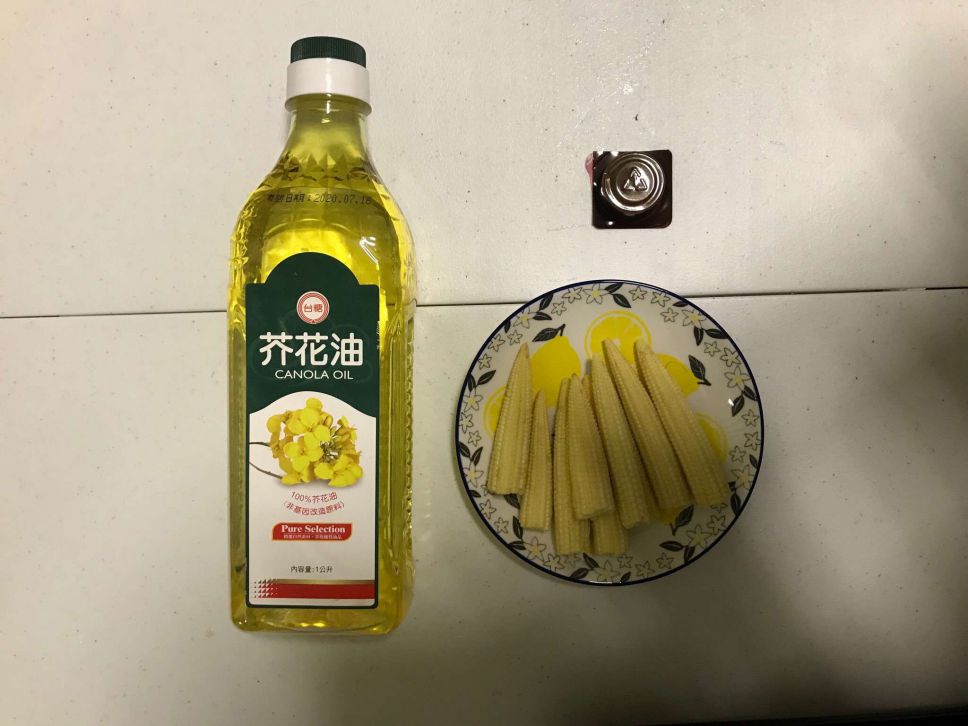 干煎咖喱玉米笋的加工步骤