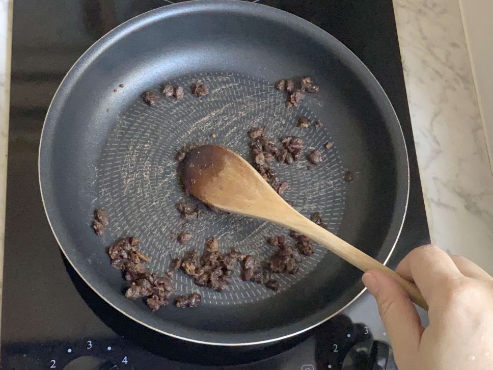 豆豉香炒茄子油豆腐（蔬食）的加工步骤