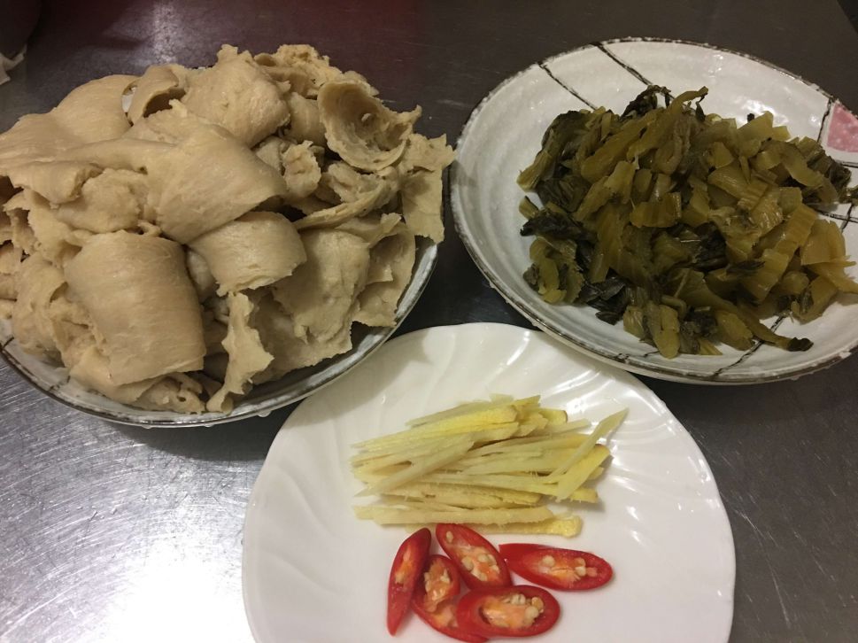 干煸酸菜面肠～素食家常版的加工步骤