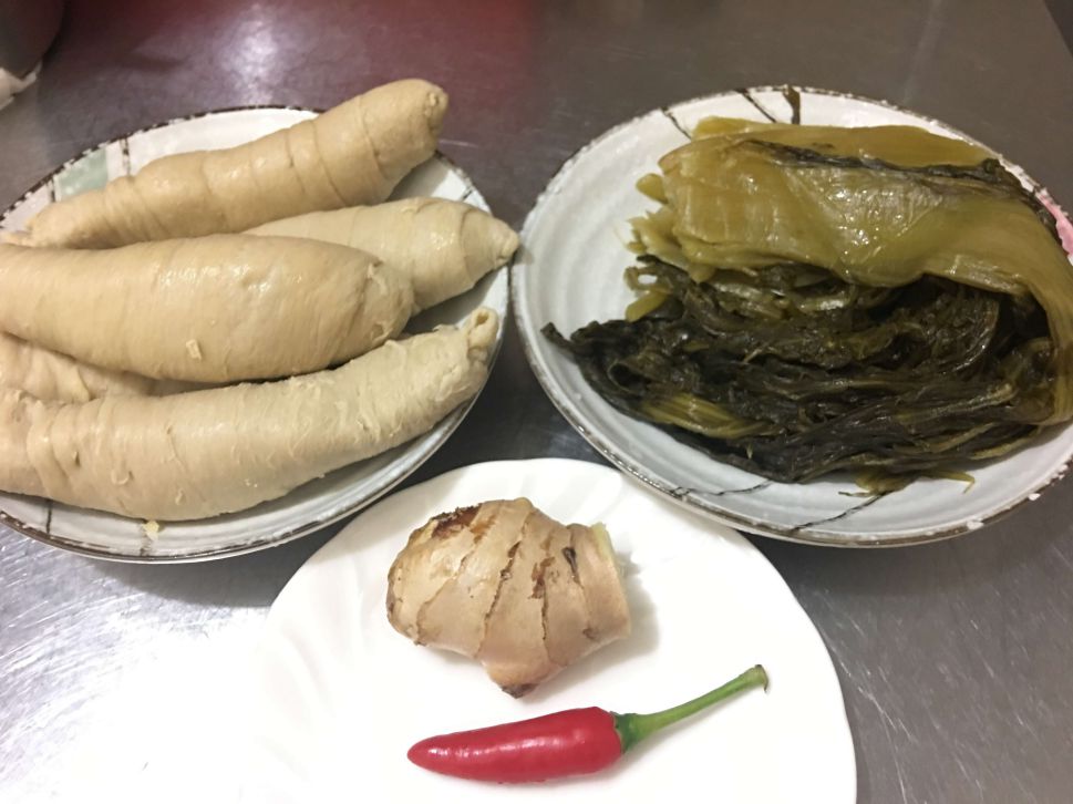 干煸酸菜面肠～素食家常版的加工步骤