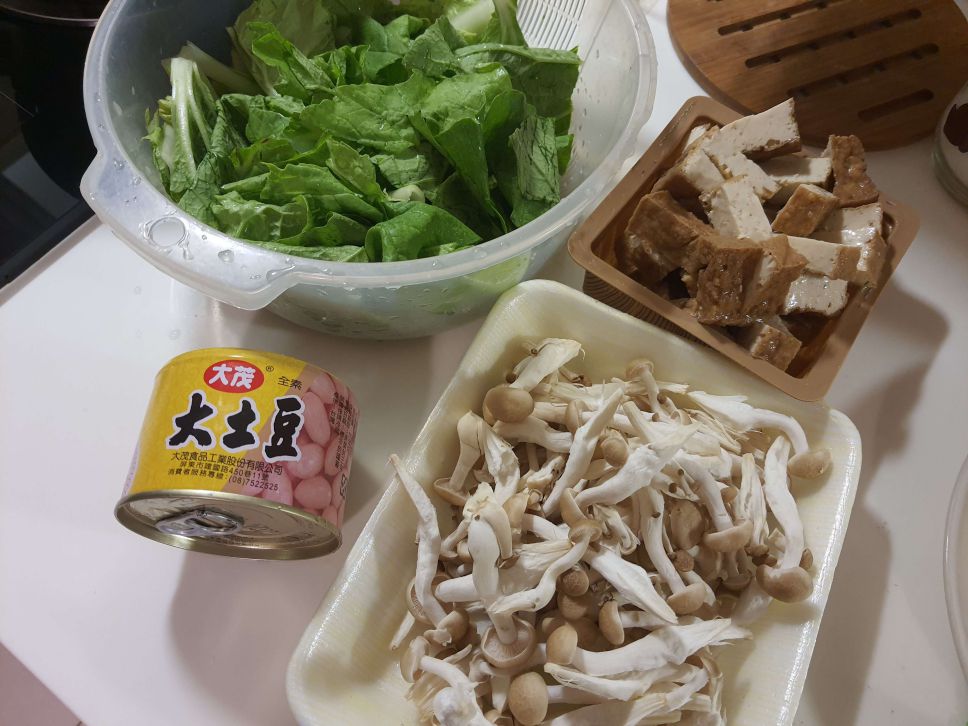 和风油豆腐小白菜的加工步骤