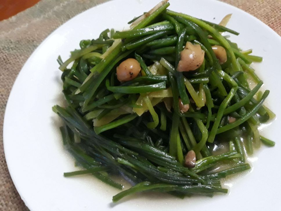 十分钟上菜─酱渍破布子水莲菜（素食）的加工步骤