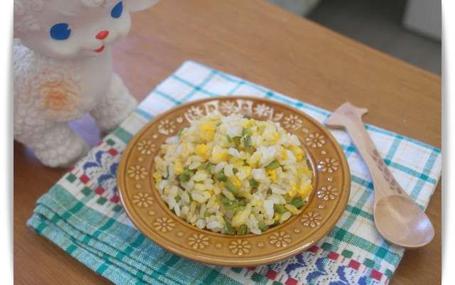 寳宝副食品「青椒蛋炒饭」蛋香气迷人 ♪的加工步骤